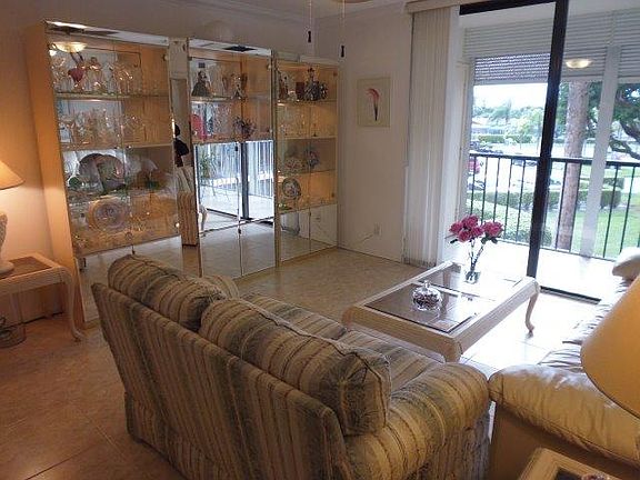 2nd image of 5280 Las Verdes Cir APT 221