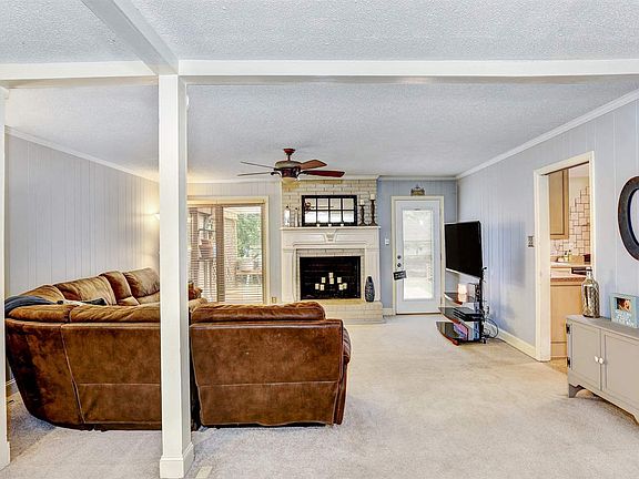 3rd image of 10010 Greenview Dr SE
