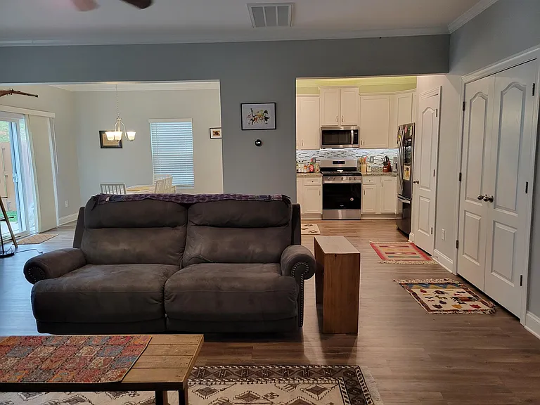 444 Maramec St — Photo 9