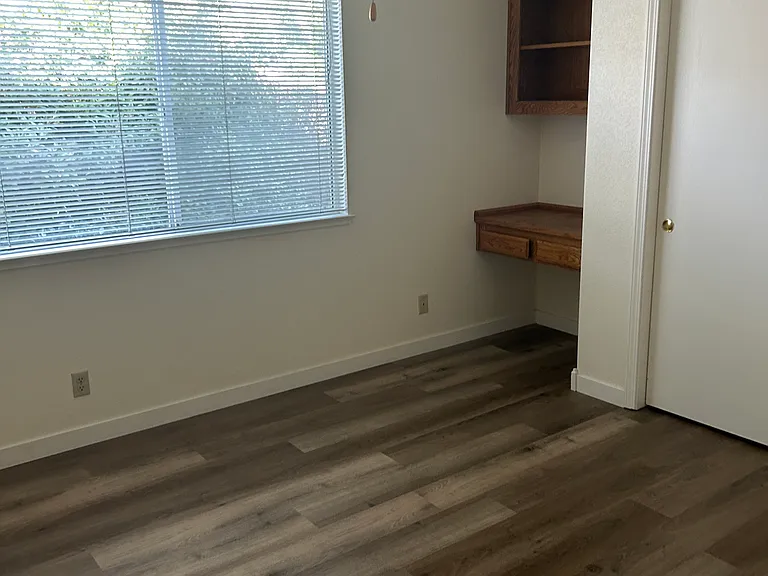 5560 Riverwood Ct — Photo 13