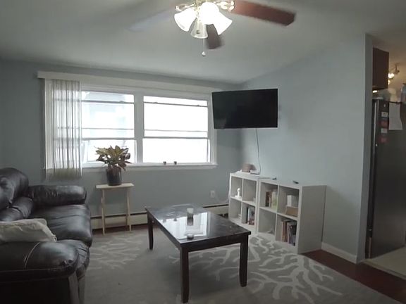 4th image of 307 Columbus Ave #1