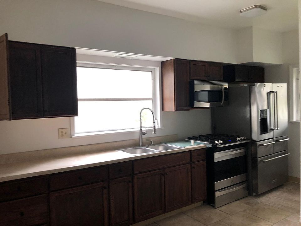 1st image of 162 Vermont Ave #2