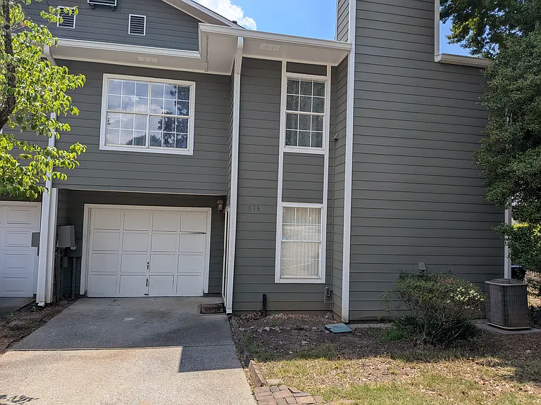 1036 Heathmoor Ct — Photo 1