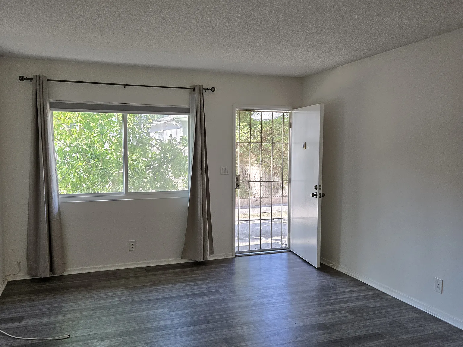 40 Harkness Ave — Photo 3