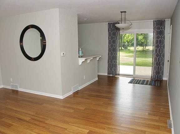 4th image of 22928 Bradford Ct