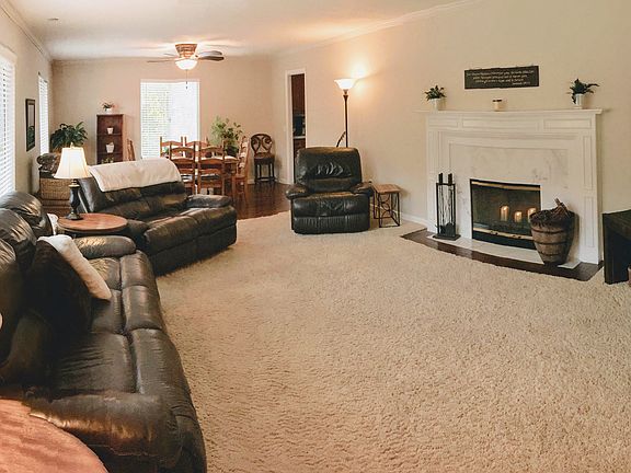 2nd image of 10238 Meadow Glen Way E