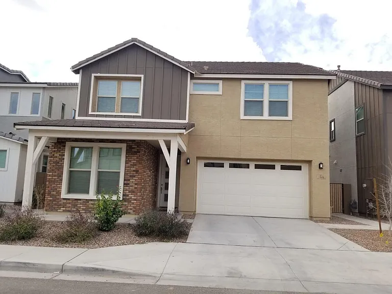 1044 S Sunset Dr — Photo 1