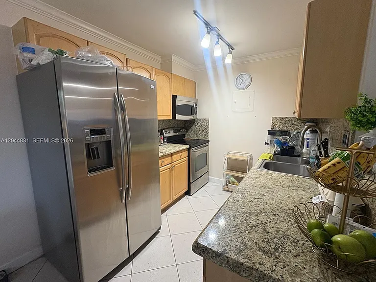 4402 NW 5th Ave — Photo 10