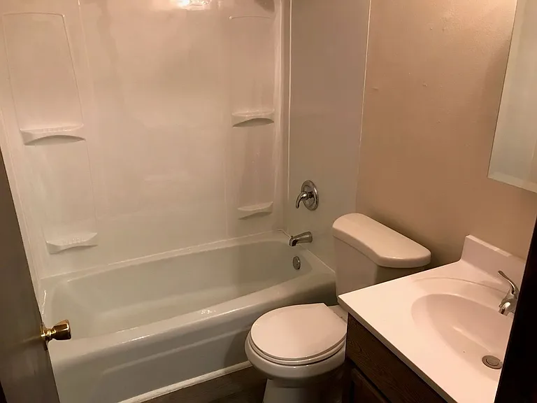 240-264 E Dekora St — Photo 17