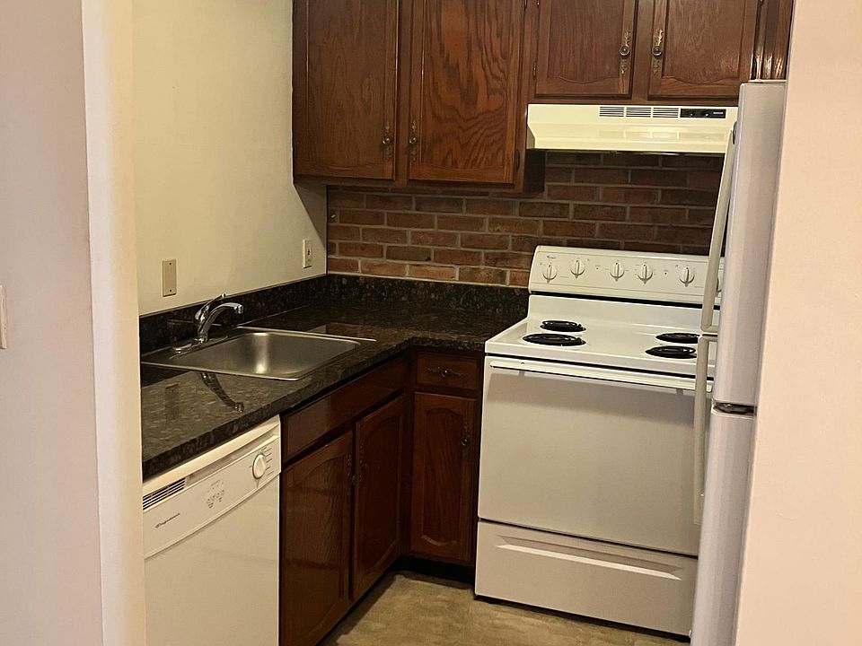 2nd image of 211 Liberty St APT 206