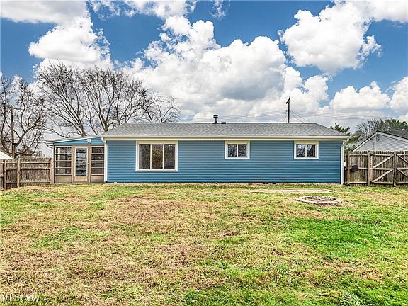 3rd image of 3555 Jameson Dr
