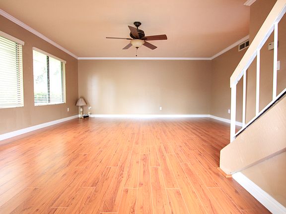 3rd image of 10001 Karmont Ave
