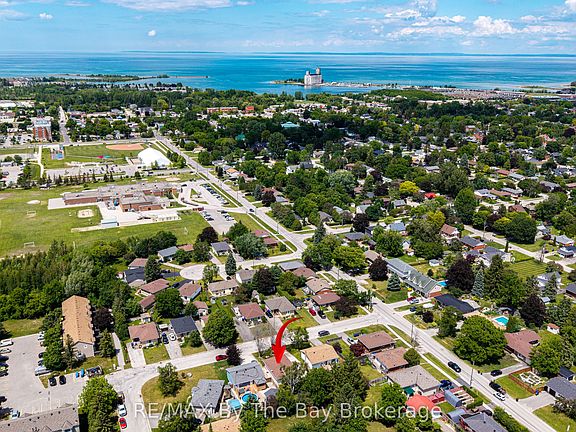 2nd image of 4 Watts Cres