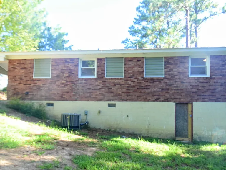 405 Andrews Rd — Photo 15