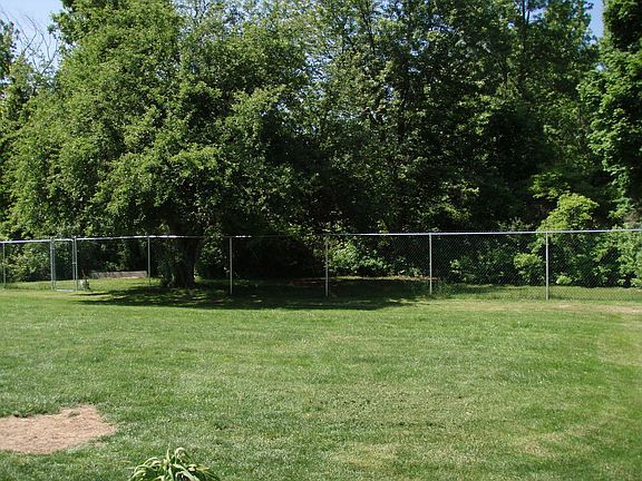 2nd image of 383 Brentwood Dr