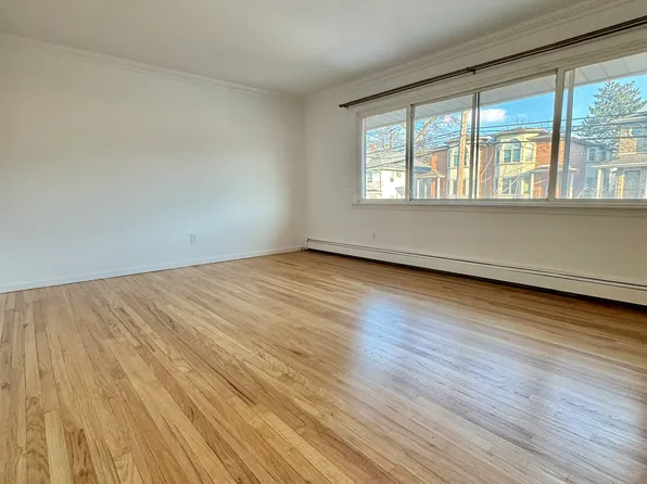 421 2nd St #1, Palisades Park, NJ 07650