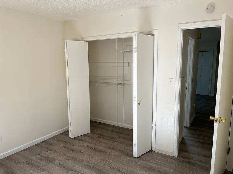 1424 Centennial Dr — Photo 17