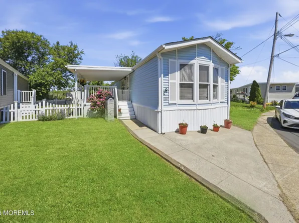 28 Bayshore Mobile Mnr, Hazlet, NJ 07730