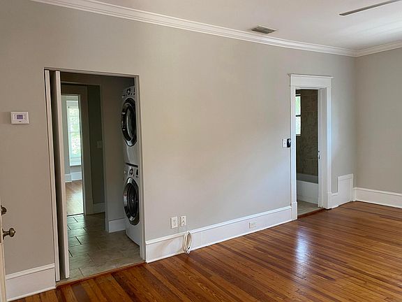 4th image of 2962 Park St APT 2