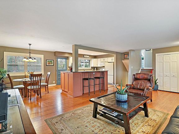 4th image of 3015 Knollwood Ln