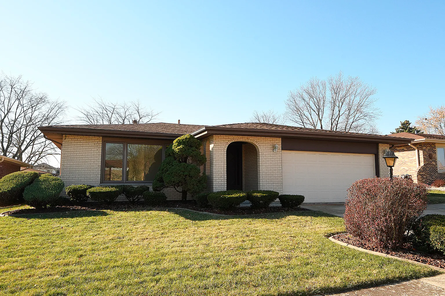 6245 Dolores Dr photo 1