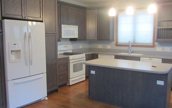 5th image of 902 N Ardmore Ave