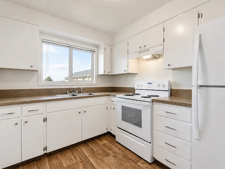 Bayberry Apartments — Photo 11