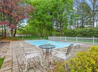 1381 Ellen Ln, Yorktown Heights, NY 10598