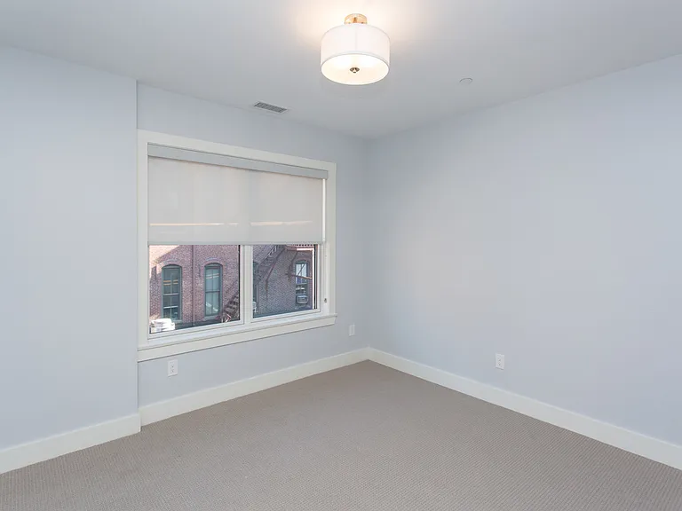 13 W Central St #3 — Photo 10