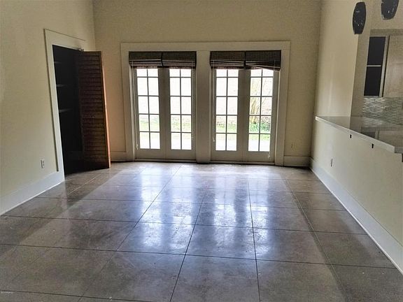 3rd image of 109 Copperwood Xing