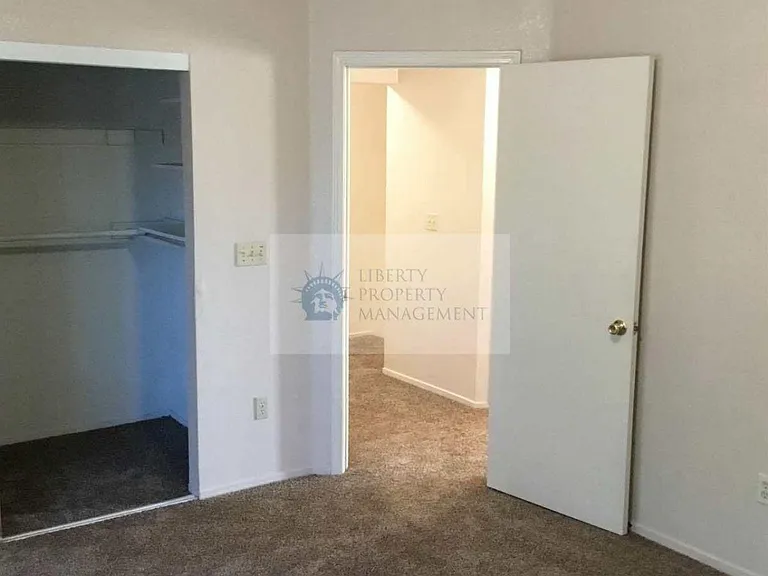 2413 Country Manor Dr — Photo 11