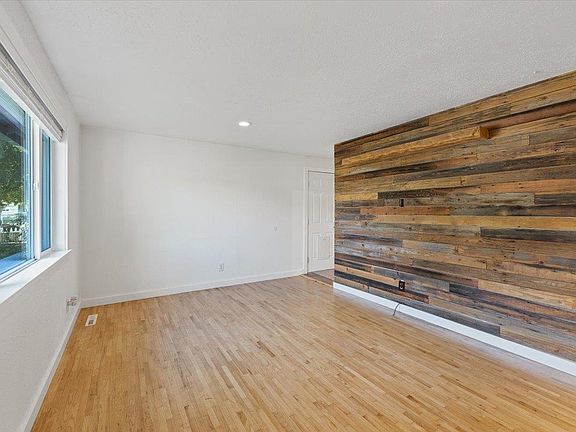 5th image of 18925 E Valleyway Ave