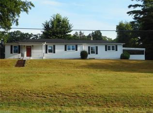 641 Spring St, Walnut Cove, NC 27052