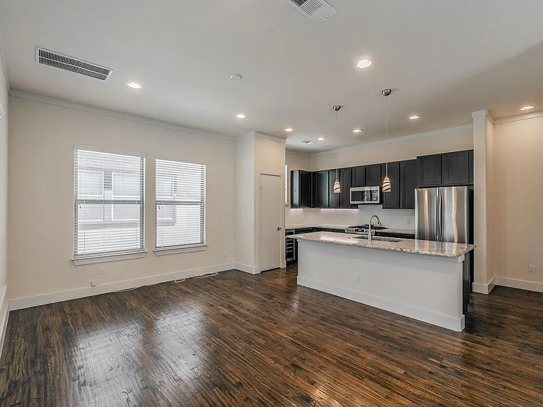 5901 Ross Ave #7 — Photo 6