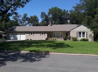 3620 SW Drury Ln, Topeka, KS 66604