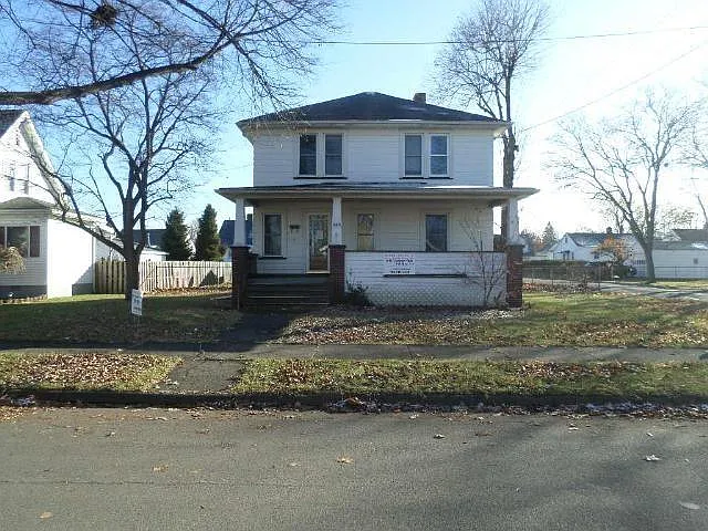 545 Decker Ave photo 1