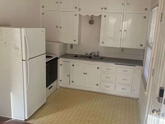 2nd image of 412 15th Ave S APT 3