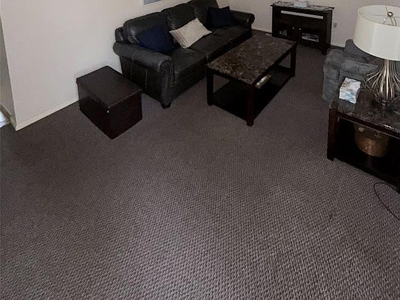 4th image of 28472 Greenview St