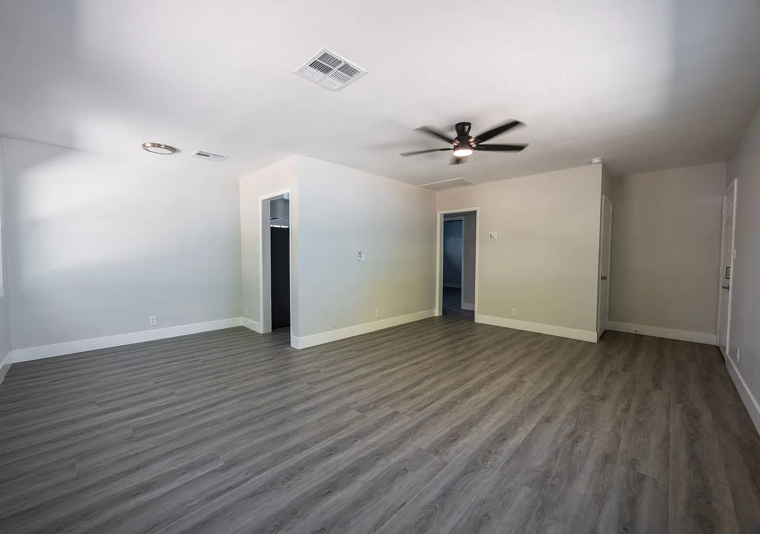 Massive 1,000 SQ FT Arts District Retreat | Utilities Included | Quiet Single-Level Living — Photo 2