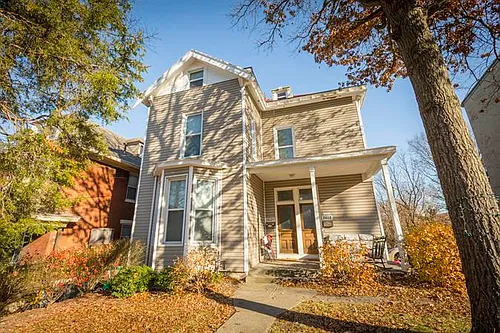 Floor plan 5 Beds/2 Baths