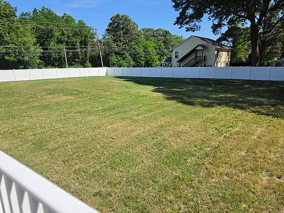 3rd image of 101 Tarks Ln
