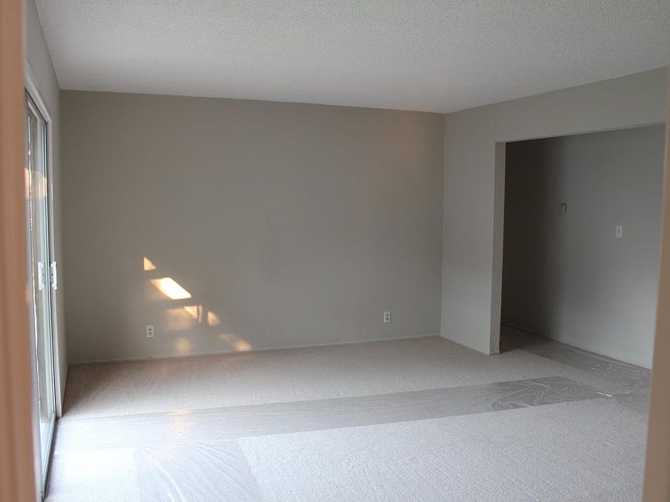 2nd image of 1645 Glenroy Dr