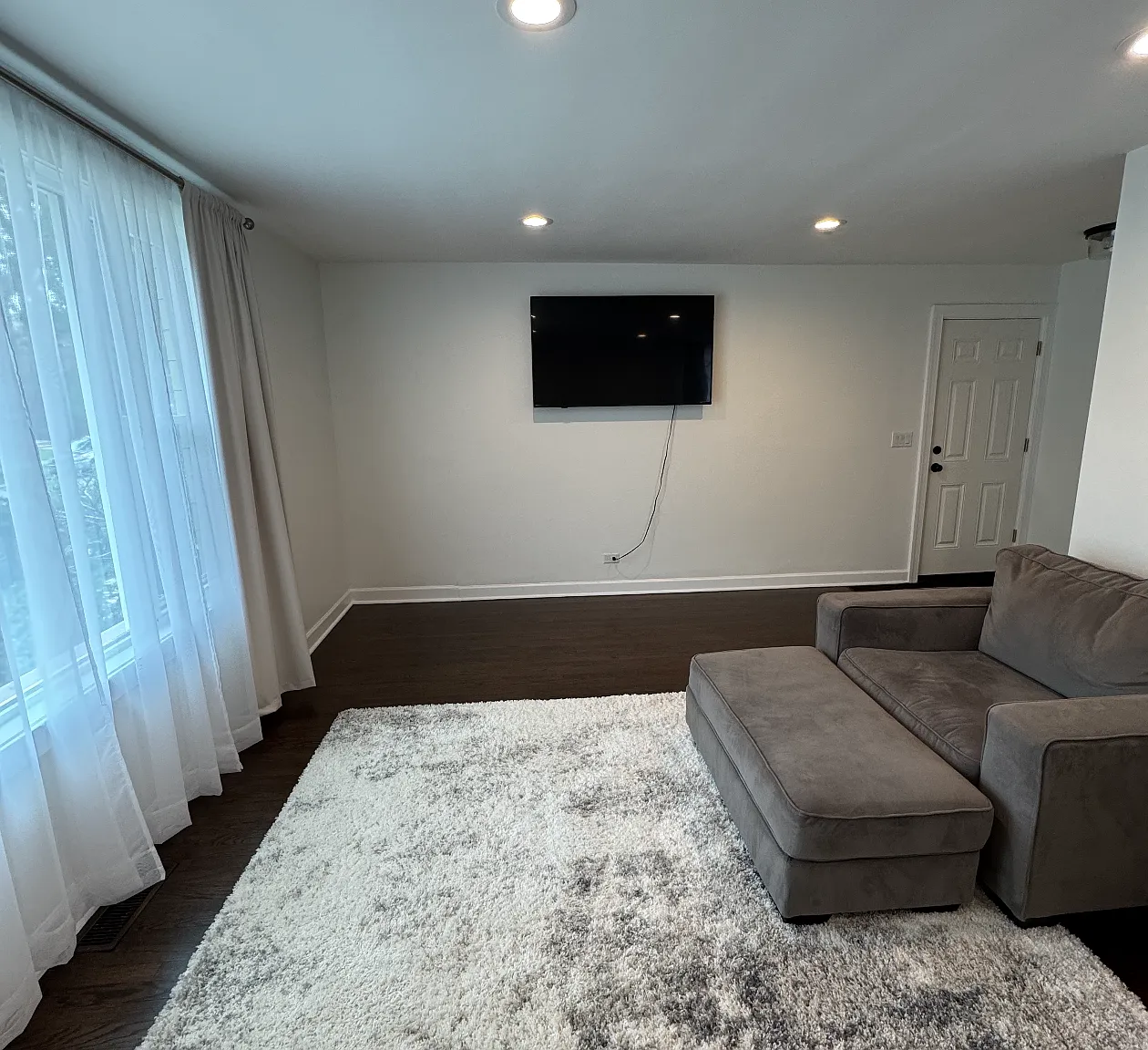 2 bed, 1200 sqft, $2,200 — Photo 4