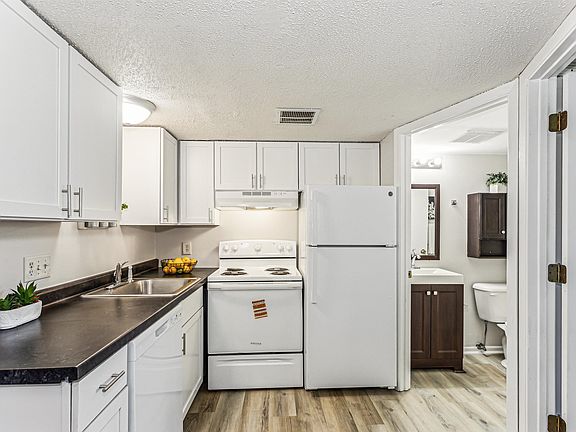 4th image of 739 N Sheridan Ave APT 111