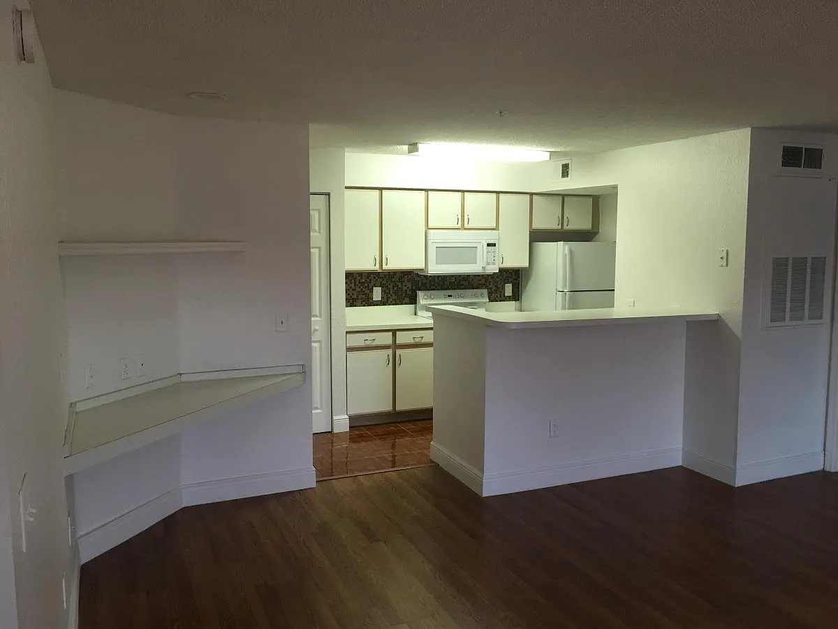 Building Photo - 2202 Key West Ct #626