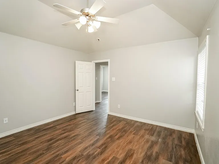 8826 Tucker St — Photo 9
