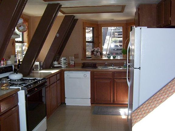 3rd image of 12749 Sierra Dr