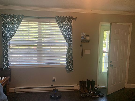 3rd image of 118 Creekstone Ct