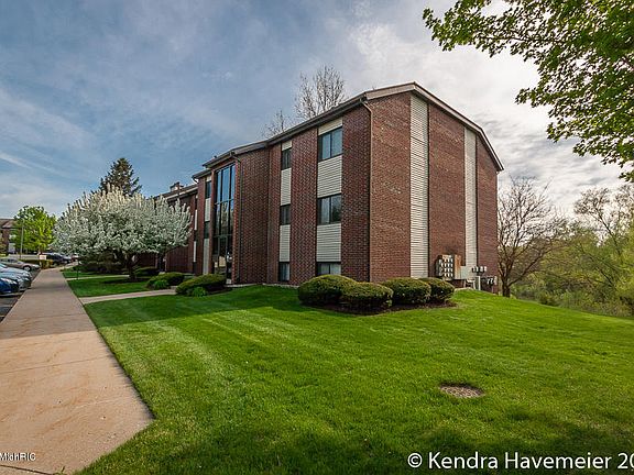 3rd image of 3378 Devonwood Hls NE APT E