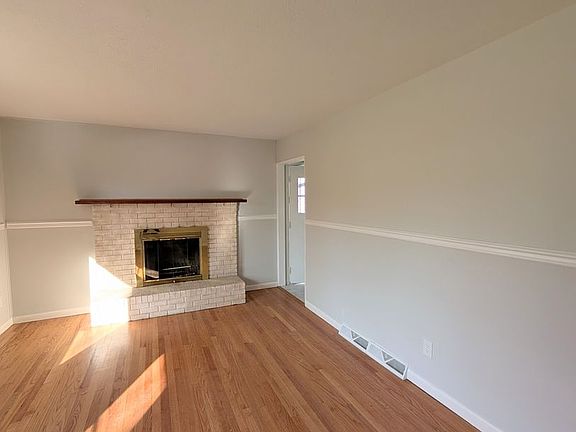 5th image of 36 Debra Ln